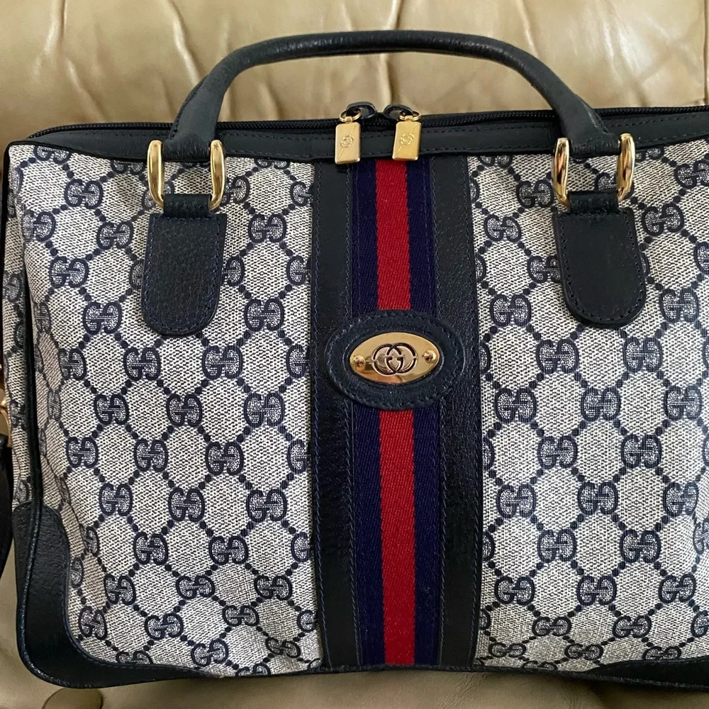 Stunning Vintage Gucci Unisex Messenger Bag Satchel GG Stripe Sherry